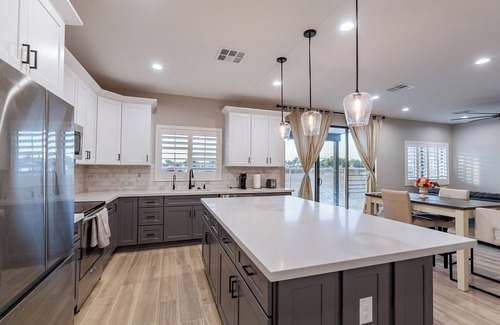 Gilbert House | AZ GO Rentals: 2022 built, 3bd/2ba, 2car garage and PICKLEBALL COURT! DETACHED!