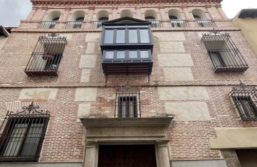 Toledo City Center Apartment | Azabache - Toledo Center with Swimming Pool
