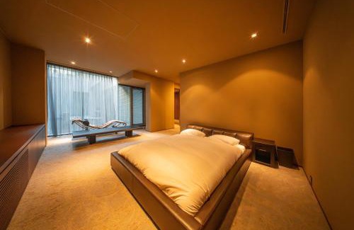 Higashiazabu House | Azabu Modern House The Tokyo Tower can be seen from the villa 500m2
