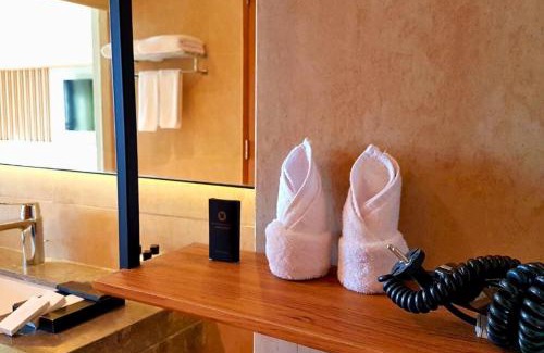 Senggigi Villa | Azalea 1 BR Beach View NE30