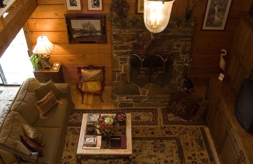 Compton Cabin | Azalea Falls Cabin - A beautiful getaway from the Ozark