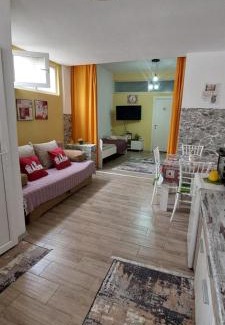 Prilep Apartment | Azalea