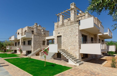 Paralia Villa | Azari Lifetime Memories Villa 3