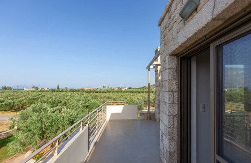Paralia Villa | Azari Lifetime Memories Villa 4