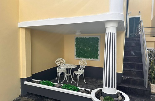 Ponta Delgada Cabin | Azor International Hostel - Q6