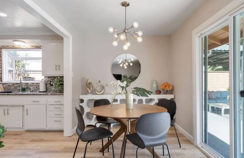 Montebello Apartment | Azure Escape | Games| Close to DT| Swimming Pool