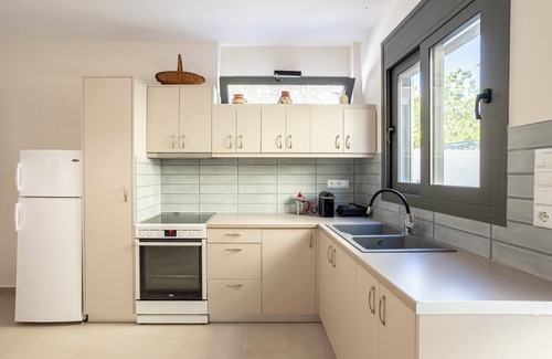 Petalidi Apartment | Azure Seaside Retreat in the Heart of Petalidi