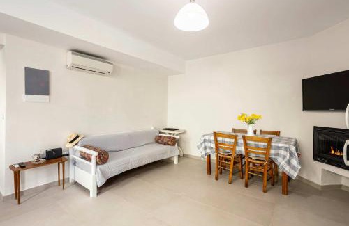 Petalidi Apartment | Azure Seaside Retreat in the Heart of Petalidi