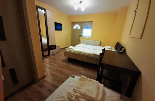 Szecseny Bed & Breakfast | Bársony Vendéglő és Panzió