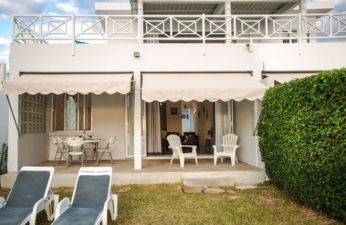 Trou aux Biches House | Bénitier: Seafront private apartment