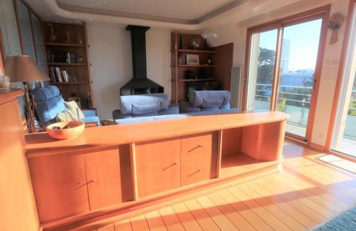 Benodet Apartment | Bénodet, superbe duplex 3 étoiles, près de la plage, balcon et ascenseur - FR-1-481-61