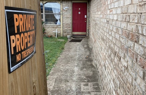 Wichita Falls House | B: 2 BDRM 1 BAw/firepit Sleeps 4 Suite B