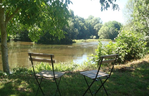 Jaunay-Clan Bed & Breakfast | B&B 2 steps from Futuroscope and the A10 motorway.