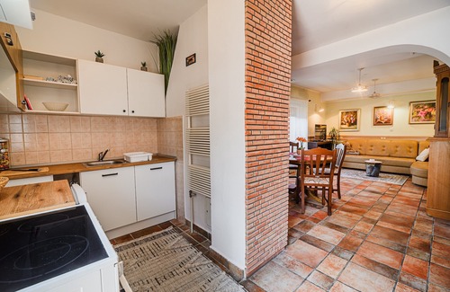 Brezice Apartment | B&B Apartment Racman with Balcony
