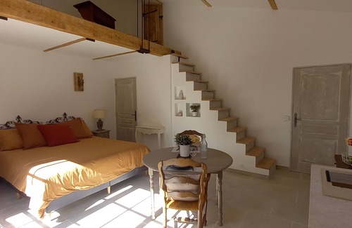 Le Castellet Bed & Breakfast | B&B Au Temps pour Vous, in the middle of the vineyards of Bandol