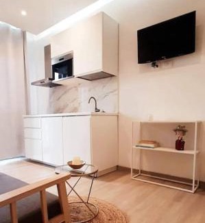 Buon Pastore-Sant'Agnese-San Damaso Apartment | b&b bilocale moderno semicentro policlinico