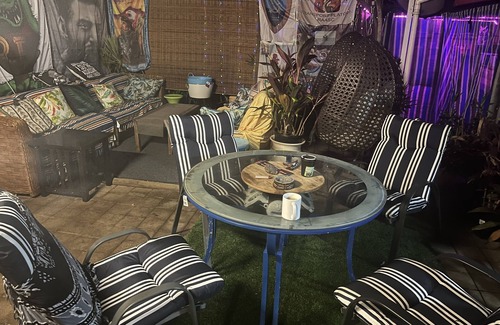 Condon Bed & Breakfast | B & B Cosy large home close to everything. Naturist CO home private & quiet
