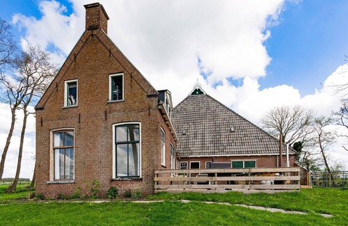 Suwald House | B&B farm GRUTSK in Suwald with private harbour