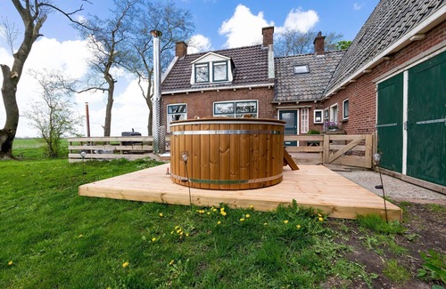 Suwald House | B&B farm GRUTSK in Suwald with its own harbor
