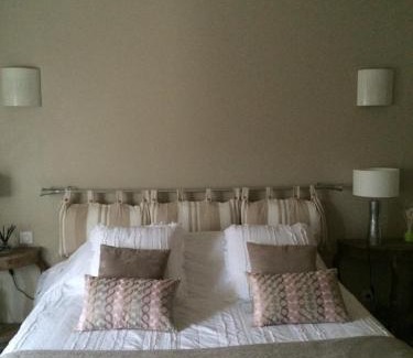 Vacquieres Bed & Breakfast | B&B Le Mas Des Chenes
