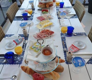 Bijlmer-Oost Bed & Breakfast | B&B Modern Times