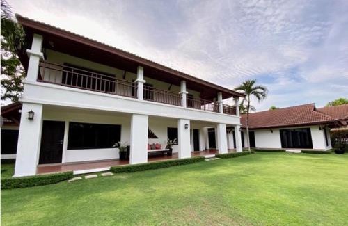 Nong Chaeng Bed & Breakfast | B&B on a top Golf Course just outside Chiangmai