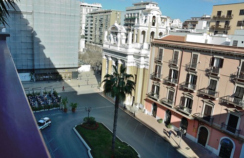 Taranto House | B b Piazza Carmine Taranto