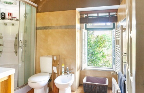 Ameal Bed & Breakfast | B&B Red Room Modern Style