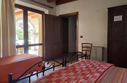 Nureci Bed & Breakfast | B&B S'Omu Antiga