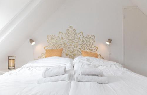 Den Burg Bed & Breakfast | B & B TX71