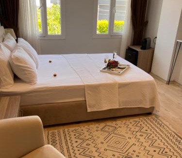 Narlidere House | B. Equine Range Hotel