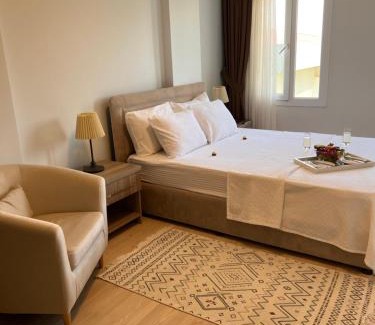 Narlidere House | B. Equine Range Hotel
