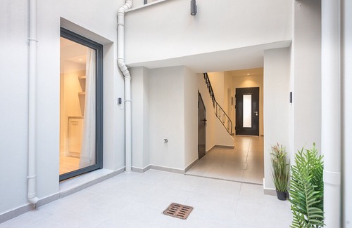Attiki Apartment | B1: The "Asprogeraka" by SPACEERS