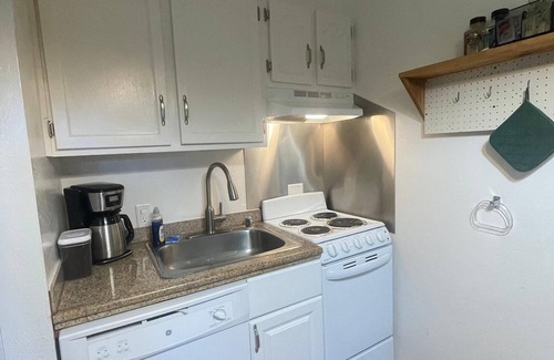 Yosemite West Condo | (B107) Studio Condominiums
