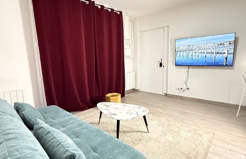 Bondy Apartment | B11 T2 Bondy Centre dans une cours au calme et tout confort