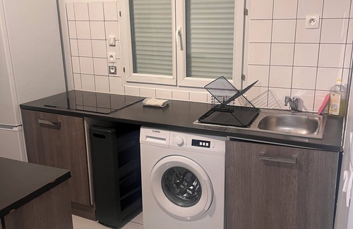 Bondy Apartment | B14 Jacuzzi 5 Étoile par Villa Dengous