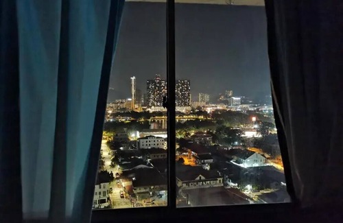 Ampang Condo | B2 Queen bedroom suite with big living and balcony