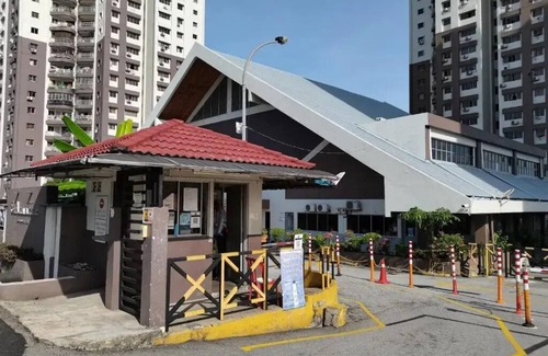 Ampang Condo | B2 Queen bedroom suite with big living and balcony