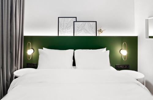 Attiki Apartment | B2: The "Asprogeraka" by SPACEERS