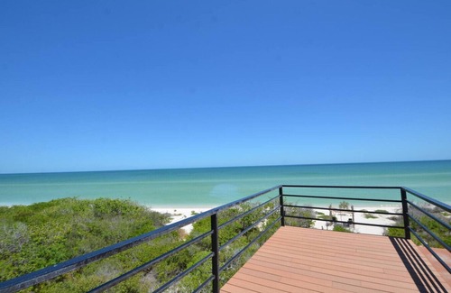 Sisal Apartment | Baakél Nah Seaside Heaven by LAHOS