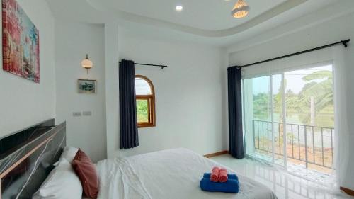 Salaya Villa | Baan Iris Salaya