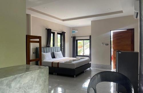 Ko Lanta House | Baan klang suan at kantiang bay