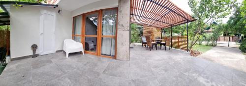 Balatonudvari House | Babérház