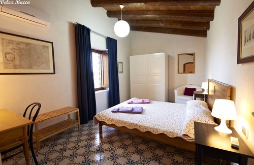 Partinico Apartment | Bacchus - rustic apartment within Baglio Villa Velez