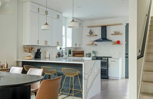 Central East Austin House | Bach & Bubbly House - 5BR, Pool, Gym & Glam Room