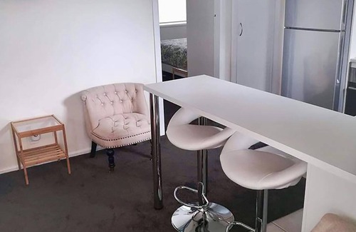 New Brighton Apartment | Bach by the Beach (650m from Beach)