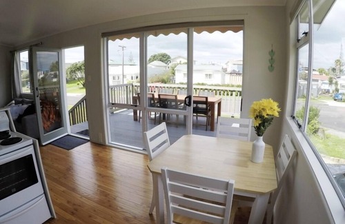 Waihi Beach House | Bach on Wallnutt - Clean Sunny-North end, 200m to beach, lovely morning sun