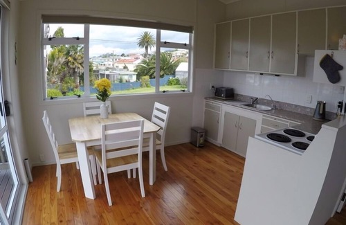 Waihi Beach House | Bach on Wallnutt - Clean Sunny-North end, 200m to beach, lovely morning sun