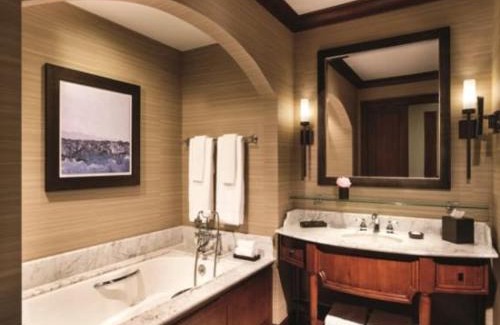 Avon Apartment | Bachelor Gulch Ritz-Carlton Hotel Room With Ski In, Ski Out Access, Hot Tub, And Full Service Spa