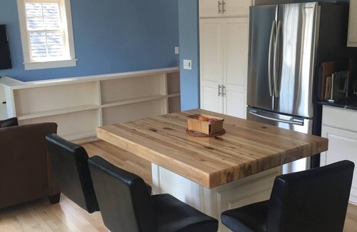 Durham Apartment | Back Alley Apartment, walk Downtown and Duke.